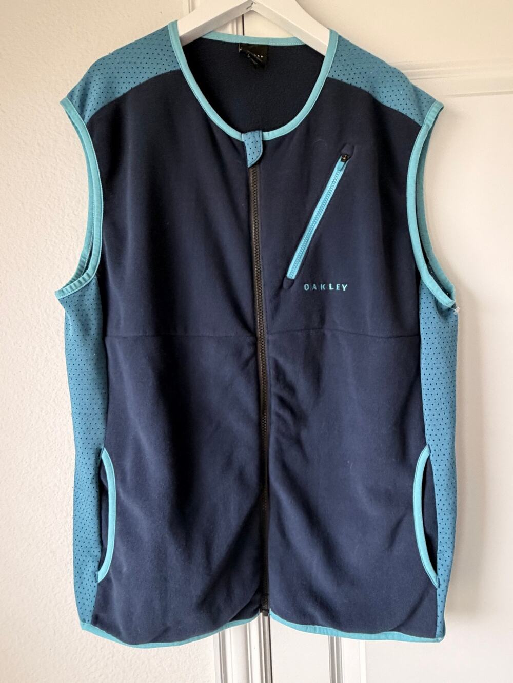 Oakley Navy/Light Blue Hybrid Pile Fleece Full Zip Vest Mens Medium Outdoor